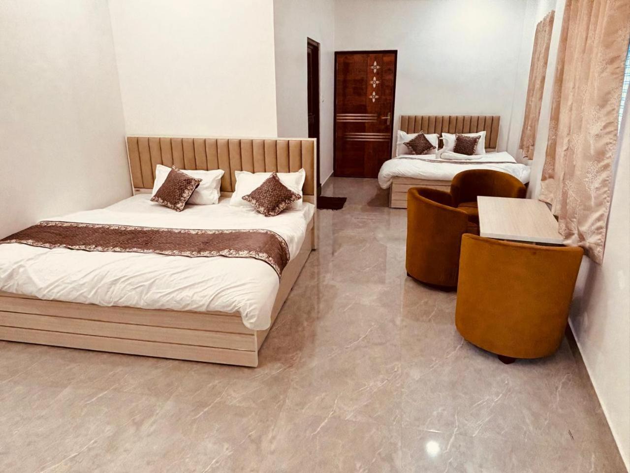 Shri Ram Darbar Hotel Ayodhya Exterior foto