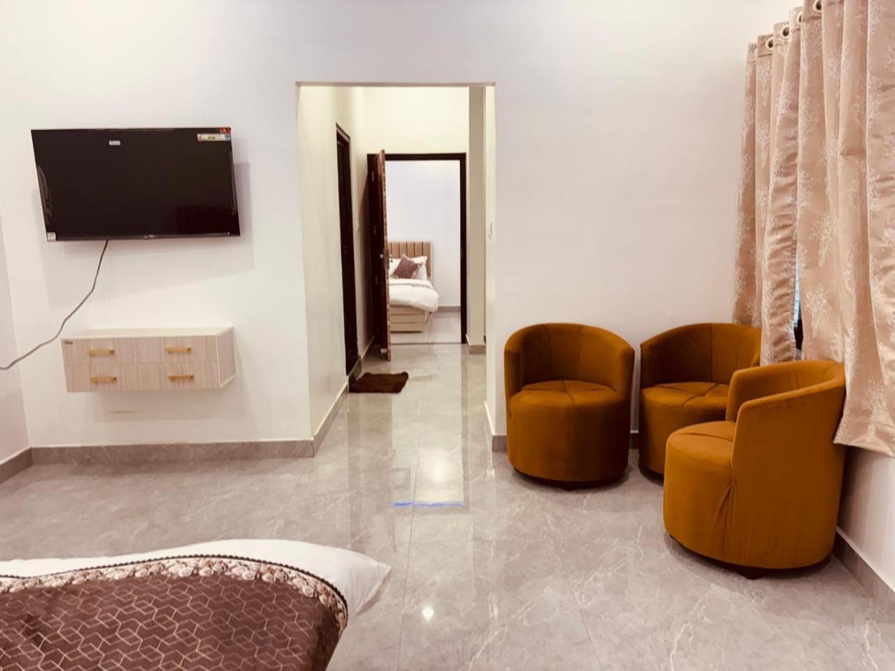 Shri Ram Darbar Hotel Ayodhya Exterior foto
